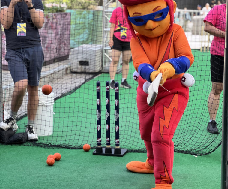 Cricket in NYC - Blaze and Tonks from ICC take on the BatFast Cricket Simulator