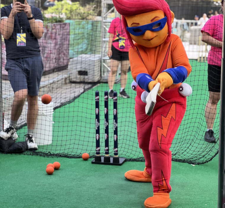 Cricket in NYC - Blaze and Tonks from ICC take on the BatFast Cricket Simulator